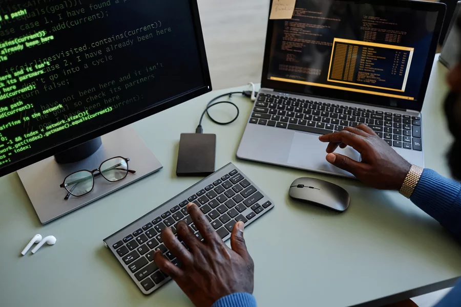 Développement informatique offshore : combien ça coûte réellement en 2026 ?